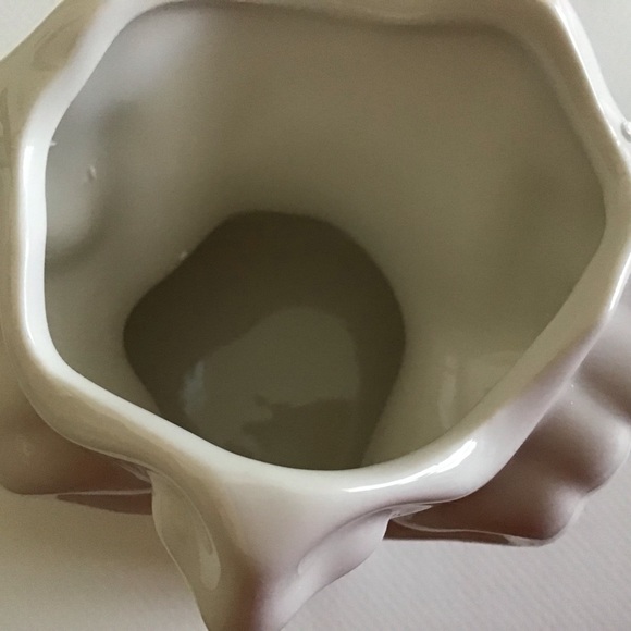 White Ceramic Face Vase - BRAND NEW IN BOX. - Picture 9 of 9